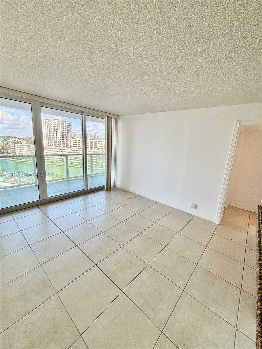 Small Image of 100 BAYVIEW DR #903, Sunny Isles Beach Number 14