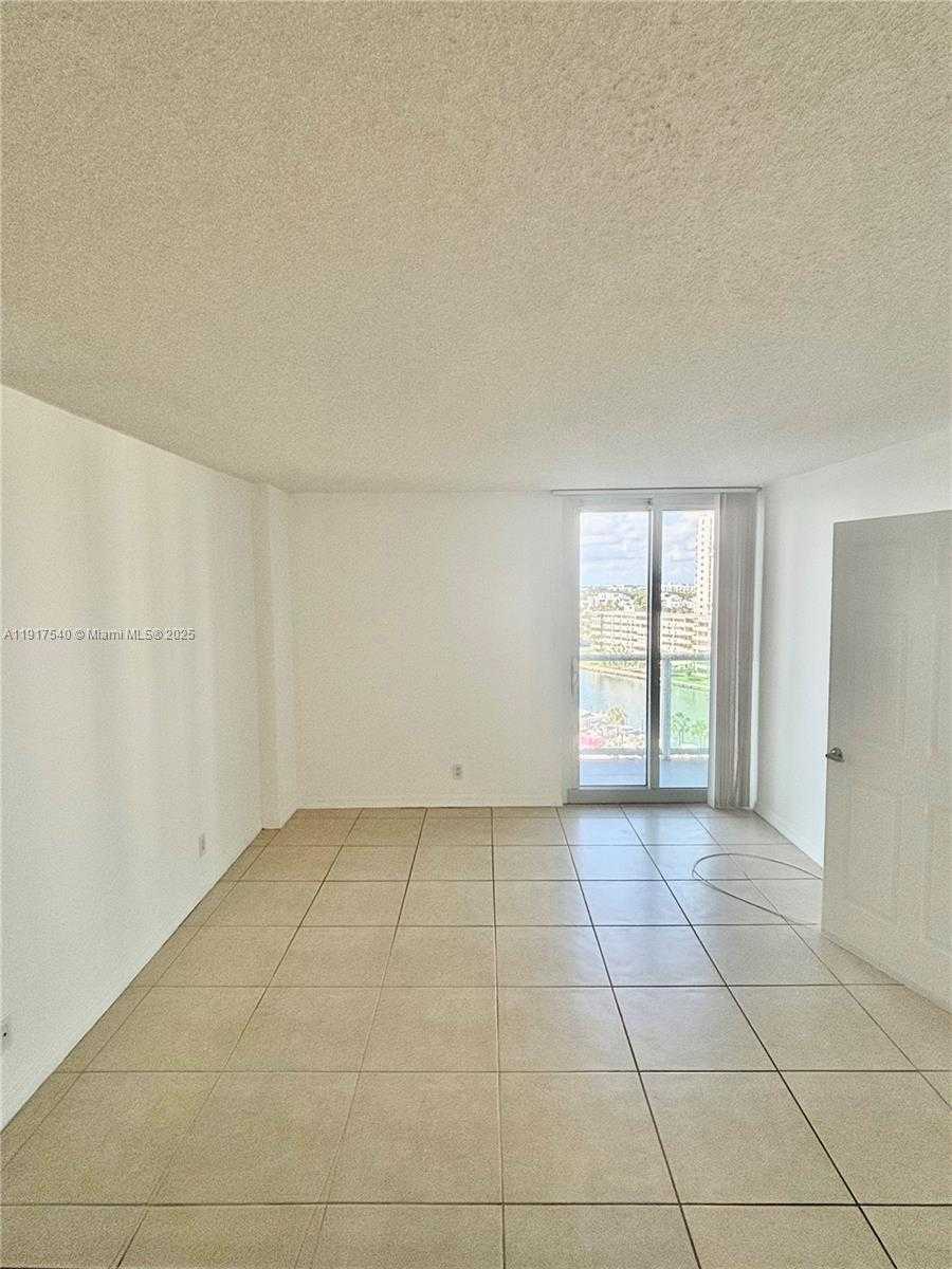 Small Image of 100 BAYVIEW DR #903, Sunny Isles Beach Number 17