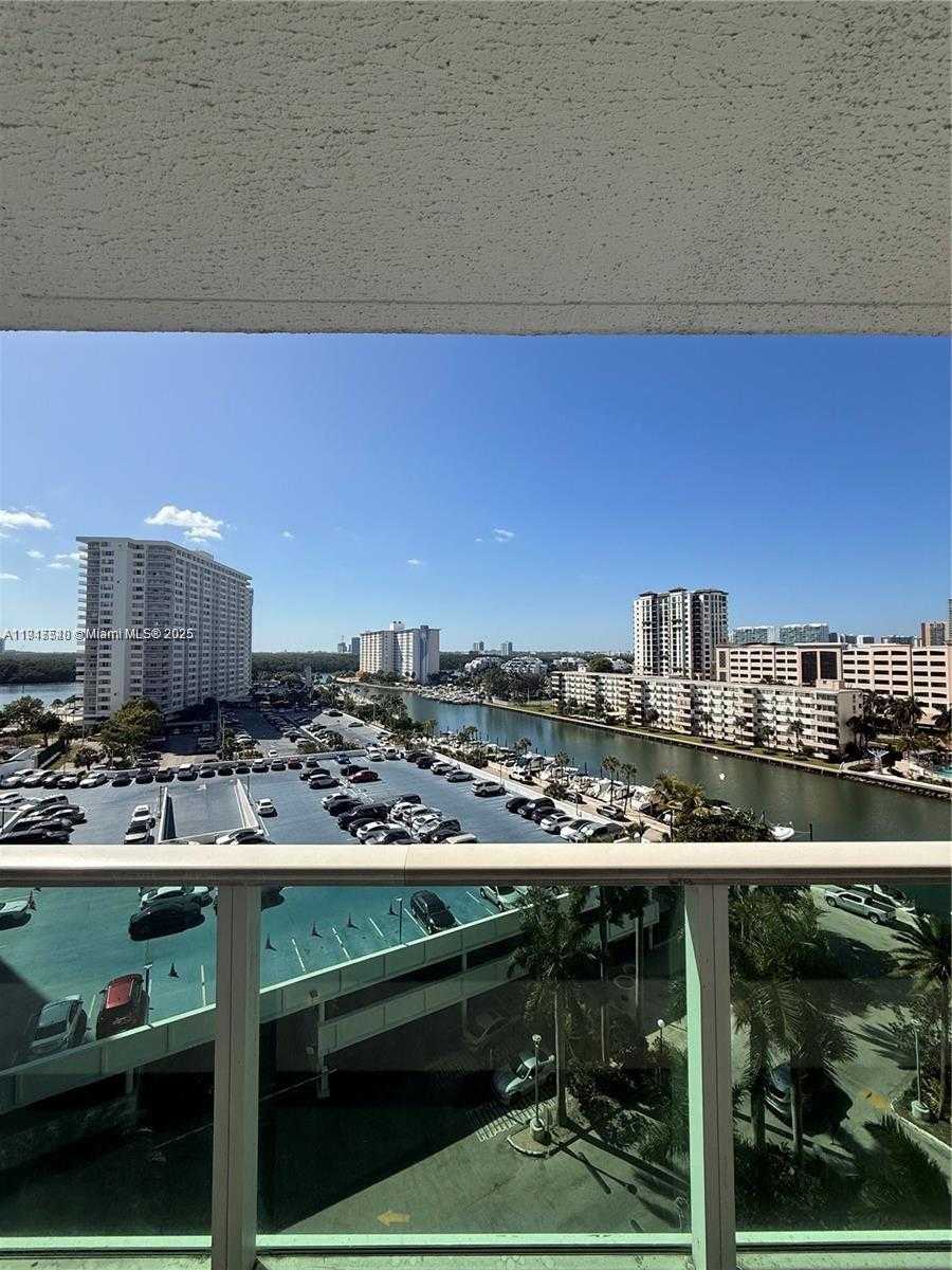 Small Image of 100 BAYVIEW DR #903, Sunny Isles Beach Number 3