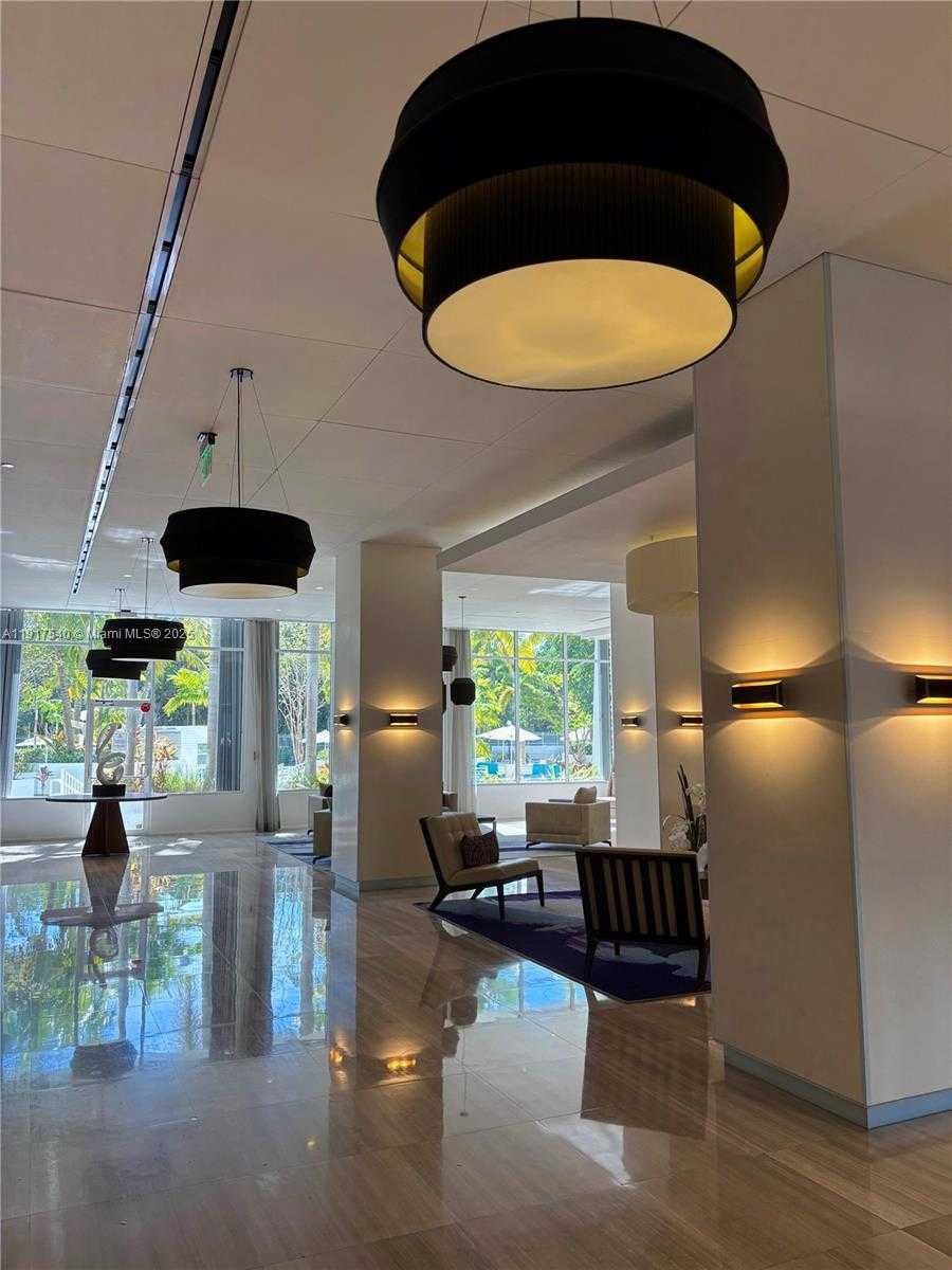 Small Image of 100 BAYVIEW DR #903, Sunny Isles Beach Number 8