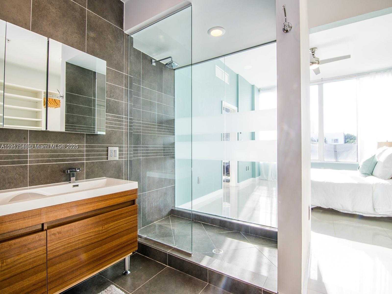 Small Image of 2100 PARK AVE #406, Miami Beach Number 10