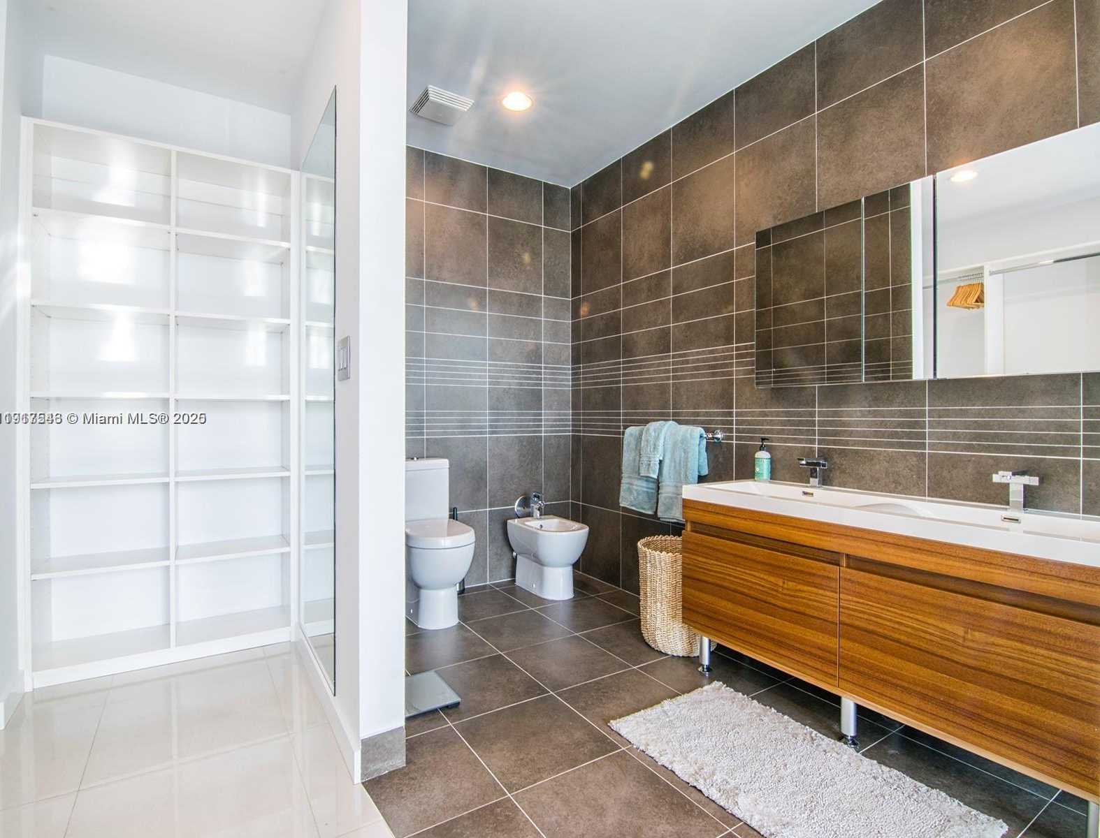 Small Image of 2100 PARK AVE #406, Miami Beach Number 11