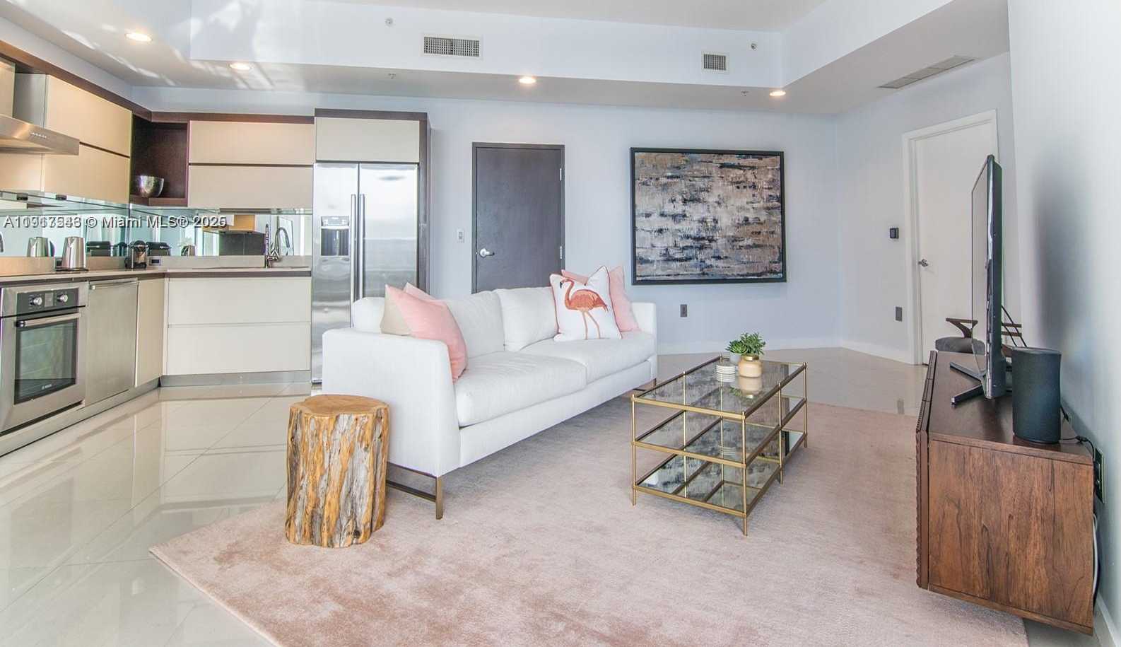 Small Image of 2100 PARK AVE #406, Miami Beach Number 2