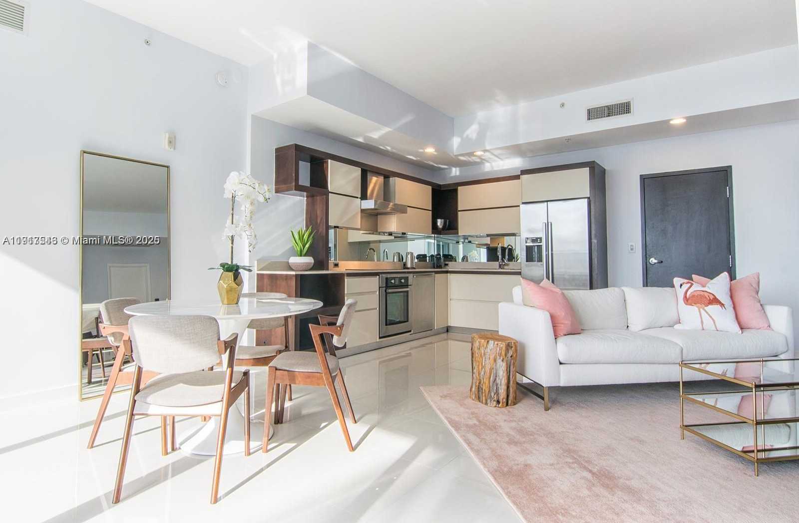 Small Image of 2100 PARK AVE #406, Miami Beach Number 4