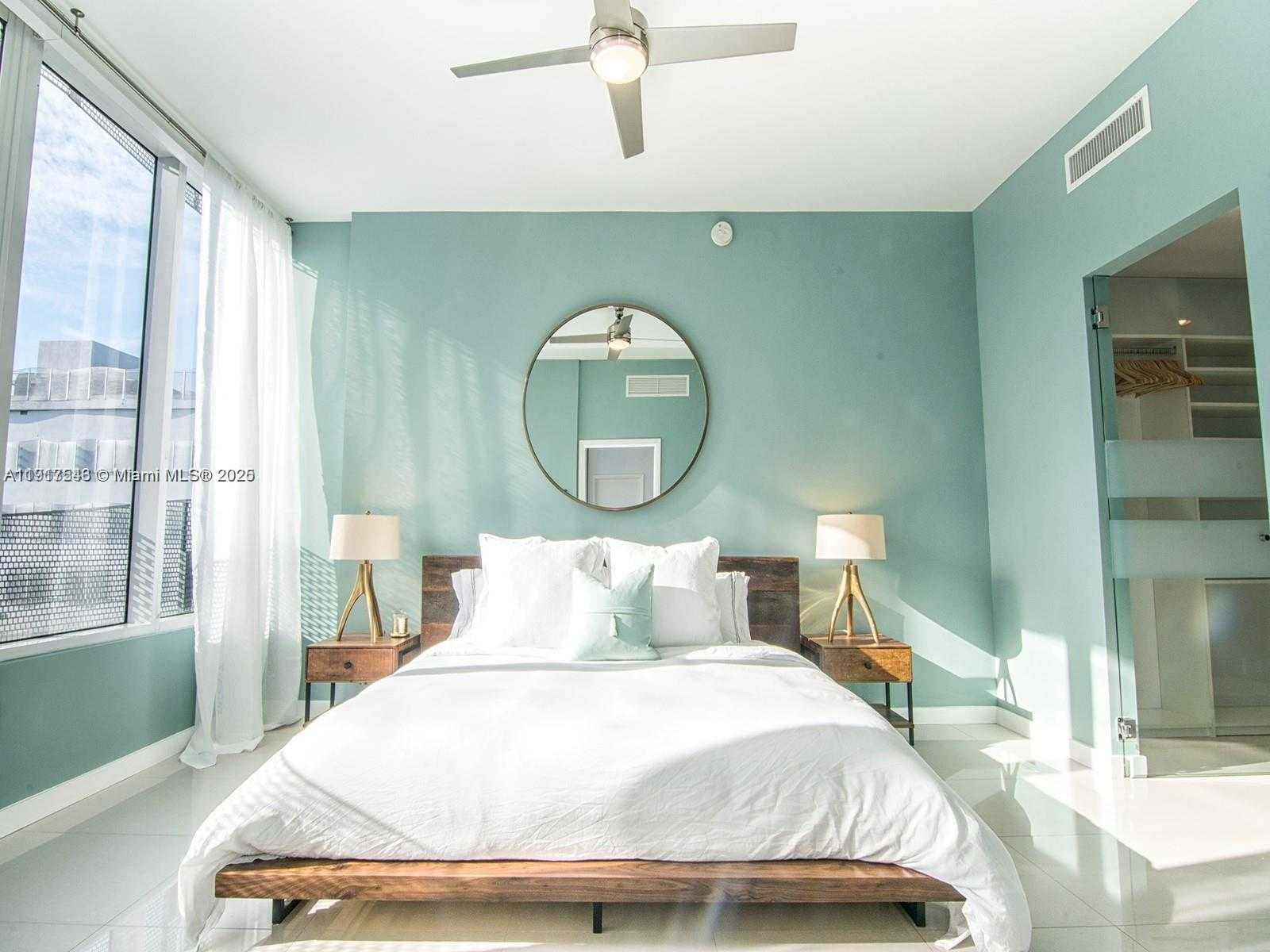 Small Image of 2100 PARK AVE #406, Miami Beach Number 6