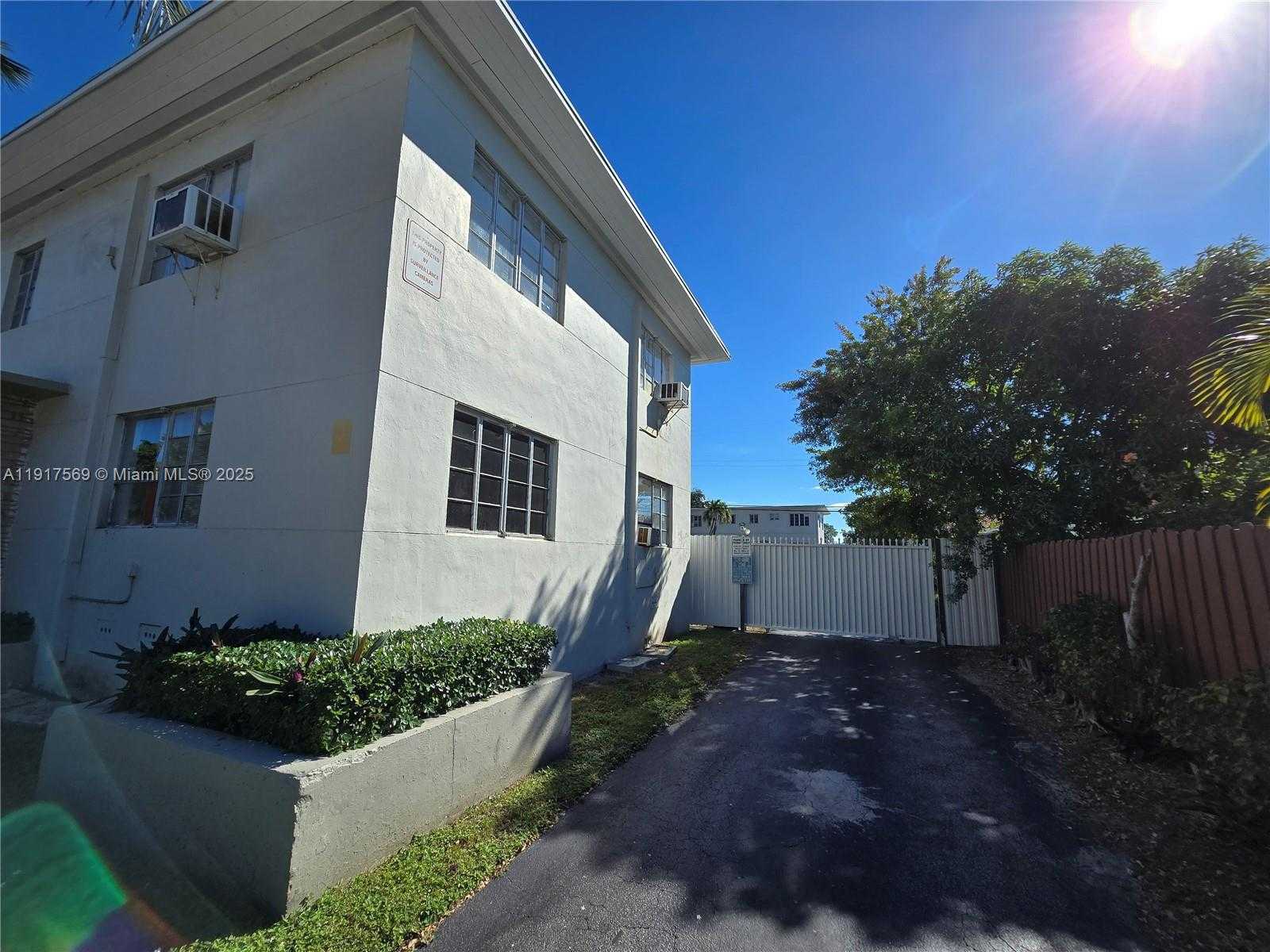 Small Image of 660 84TH ST #39, Miami Beach Number 15