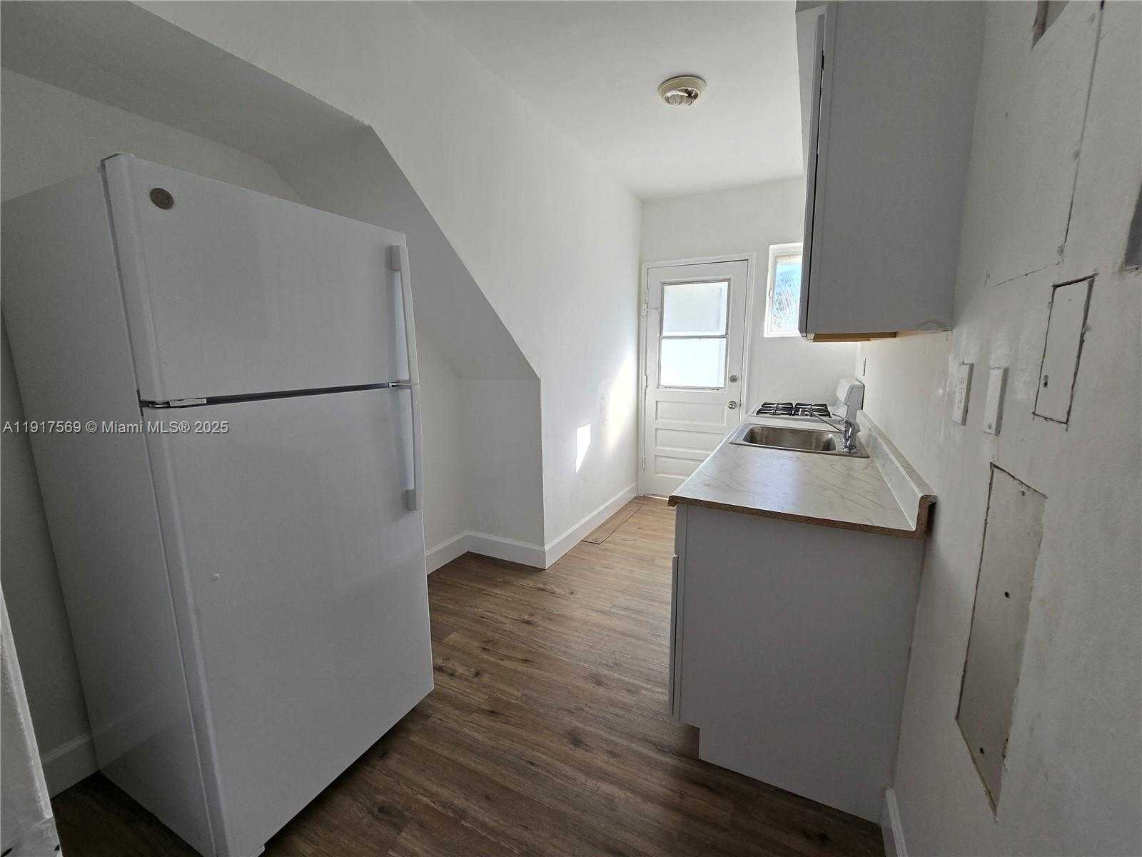 Small Image of 660 84TH ST #39, Miami Beach Number 4