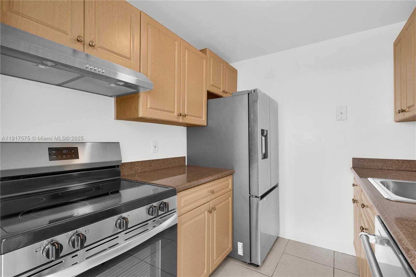Small Image of 2020 NORTH EAST 135TH ST #805, North Miami Number 19