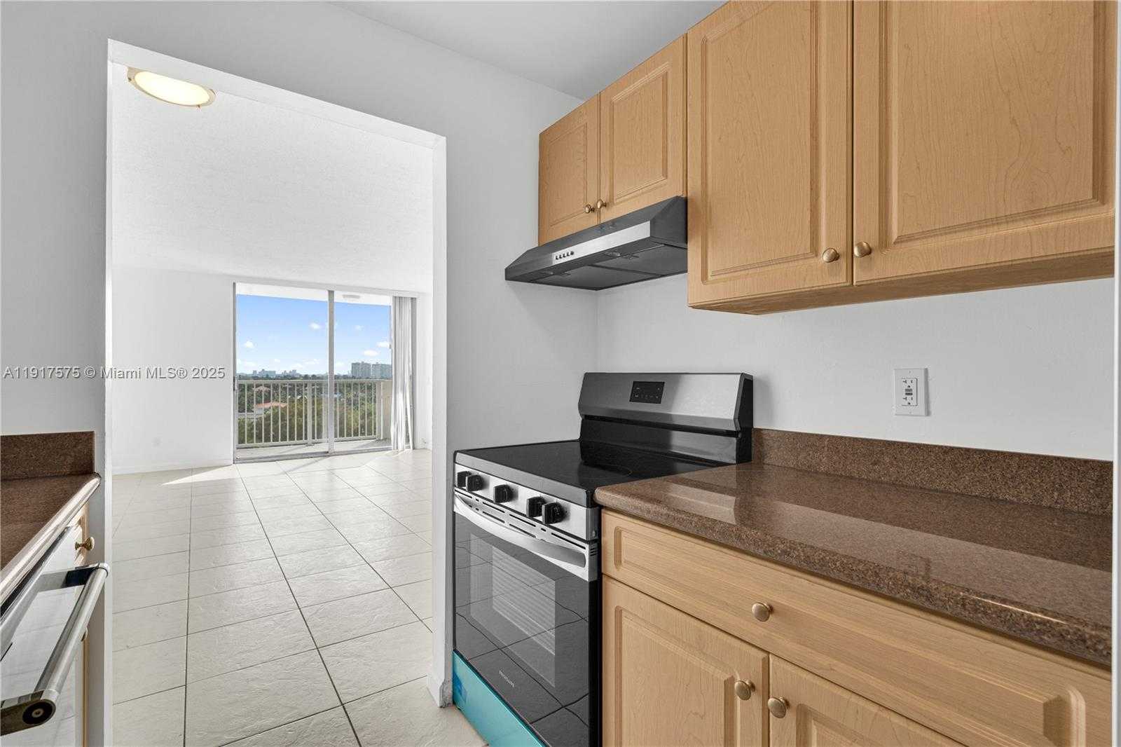 Small Image of 2020 NORTH EAST 135TH ST #805, North Miami Number 20