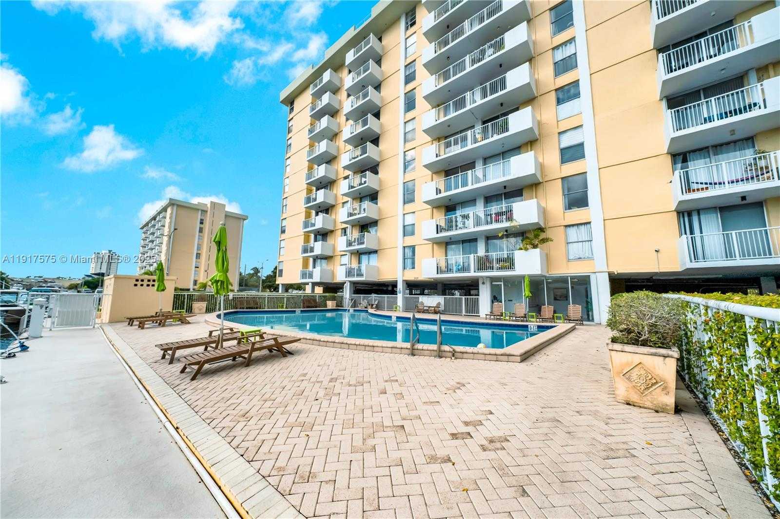Small Image of 2020 NORTH EAST 135TH ST #805, North Miami Number 27