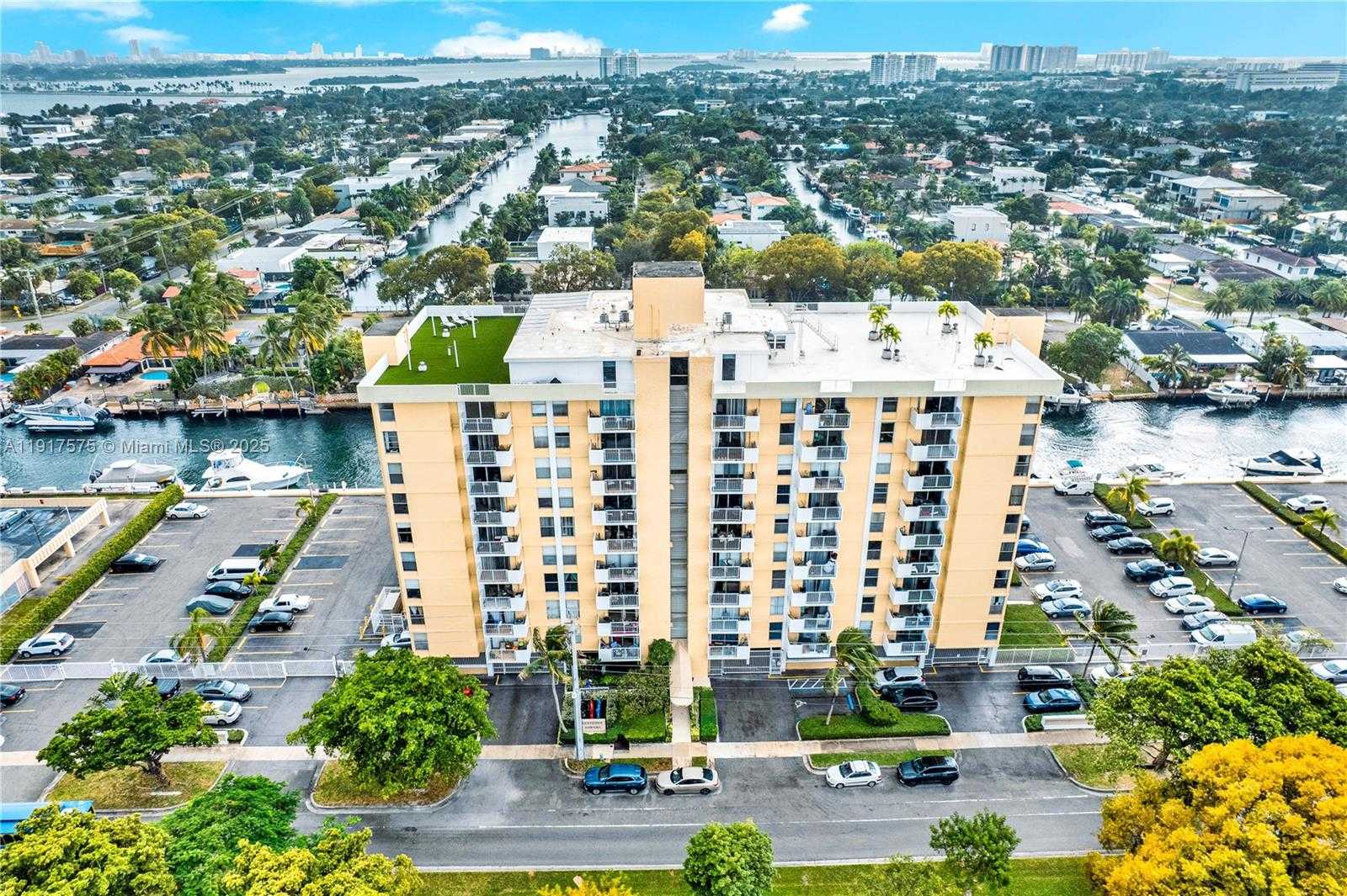 Small Image of 2020 NORTH EAST 135TH ST #805, North Miami Number 32