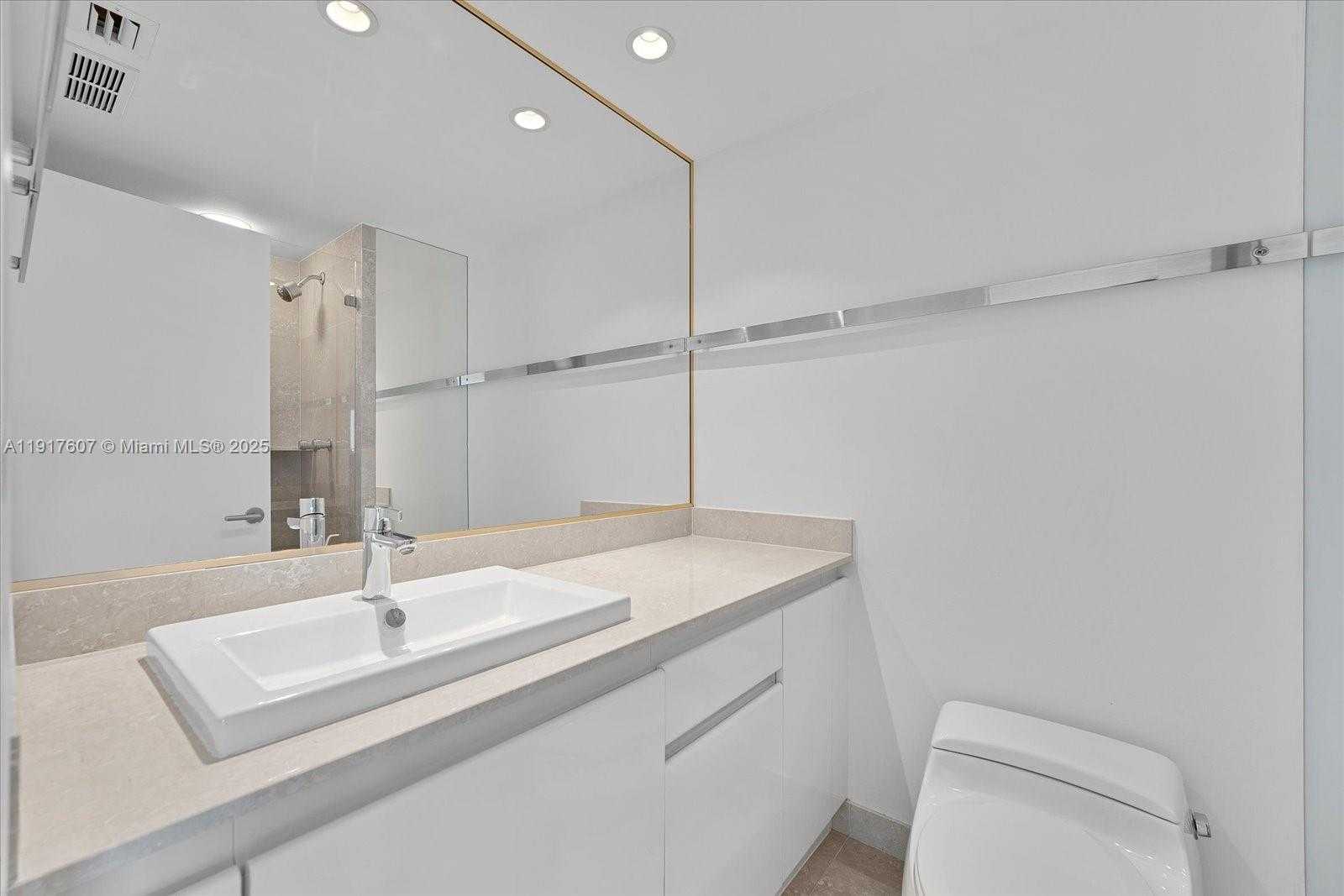 Small Image of 2127 BRICKELL AVE #1606, Miami Number 17