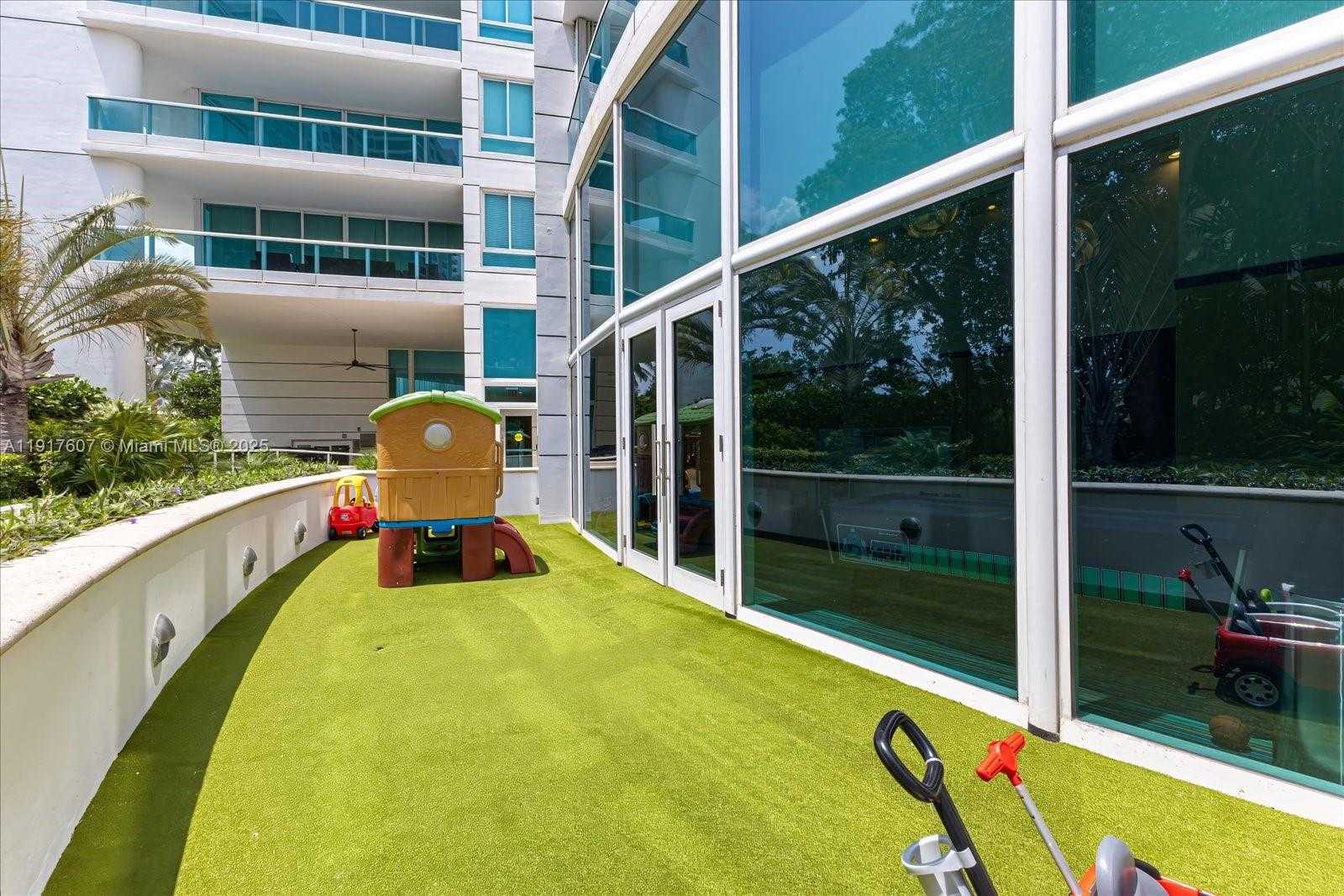 Small Image of 2127 BRICKELL AVE #1606, Miami Number 27