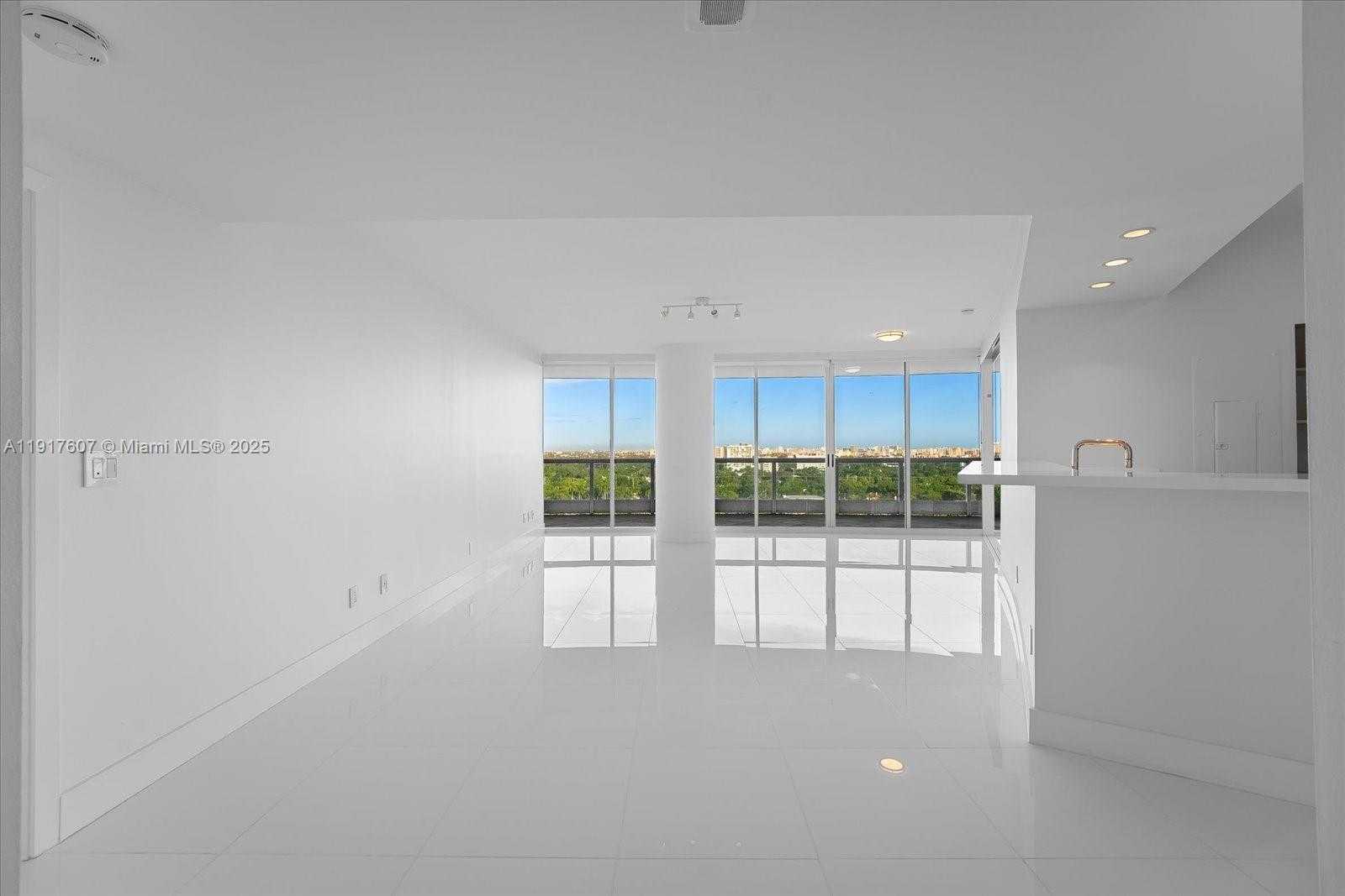 Small Image of 2127 BRICKELL AVE #1606, Miami Number 5