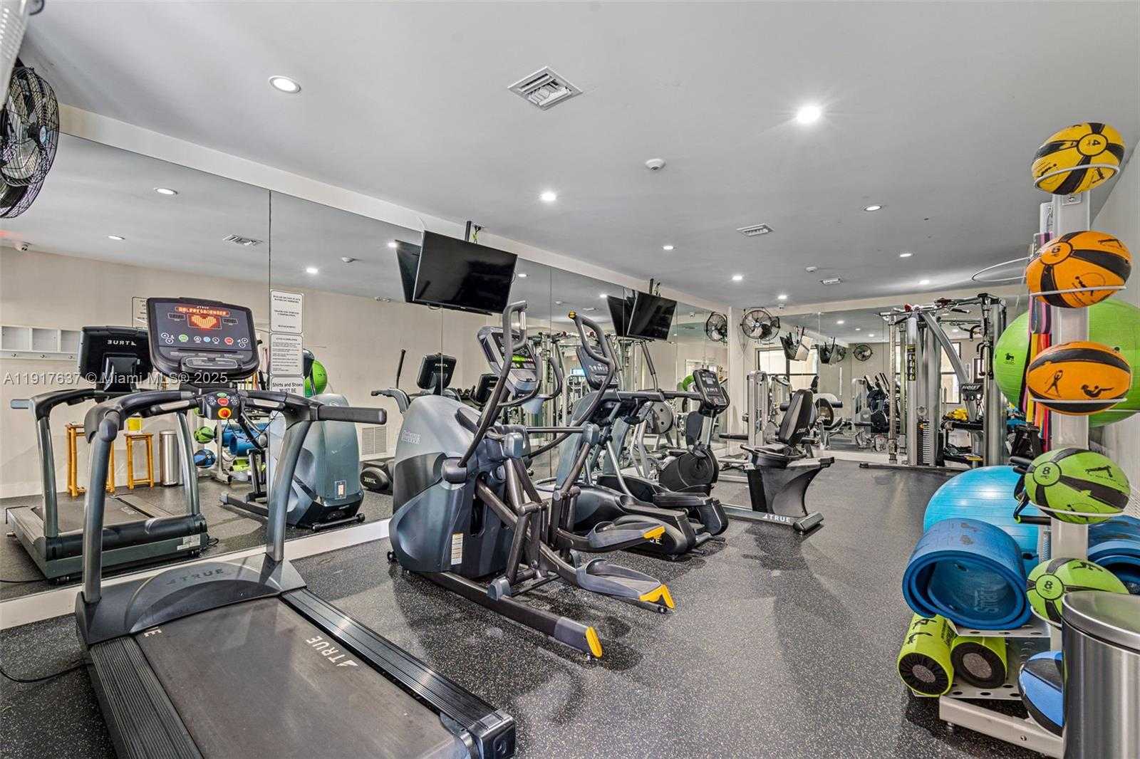 Small Image of 6124 PARADISE POINT DR #6124, Palmetto Bay Number 56