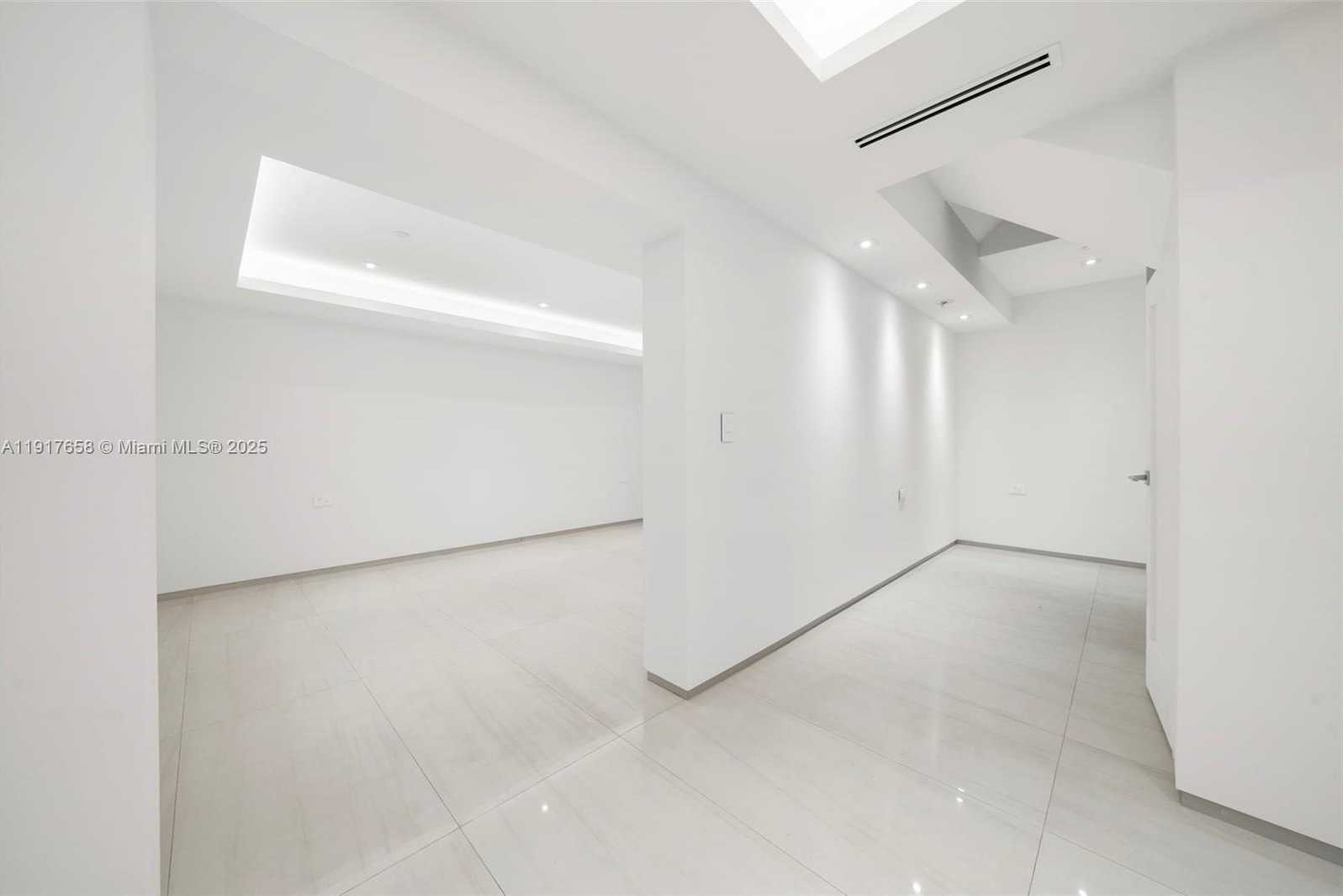 Small Image of 7490 SOUTH WEST 56TH CT, Miami Number 46