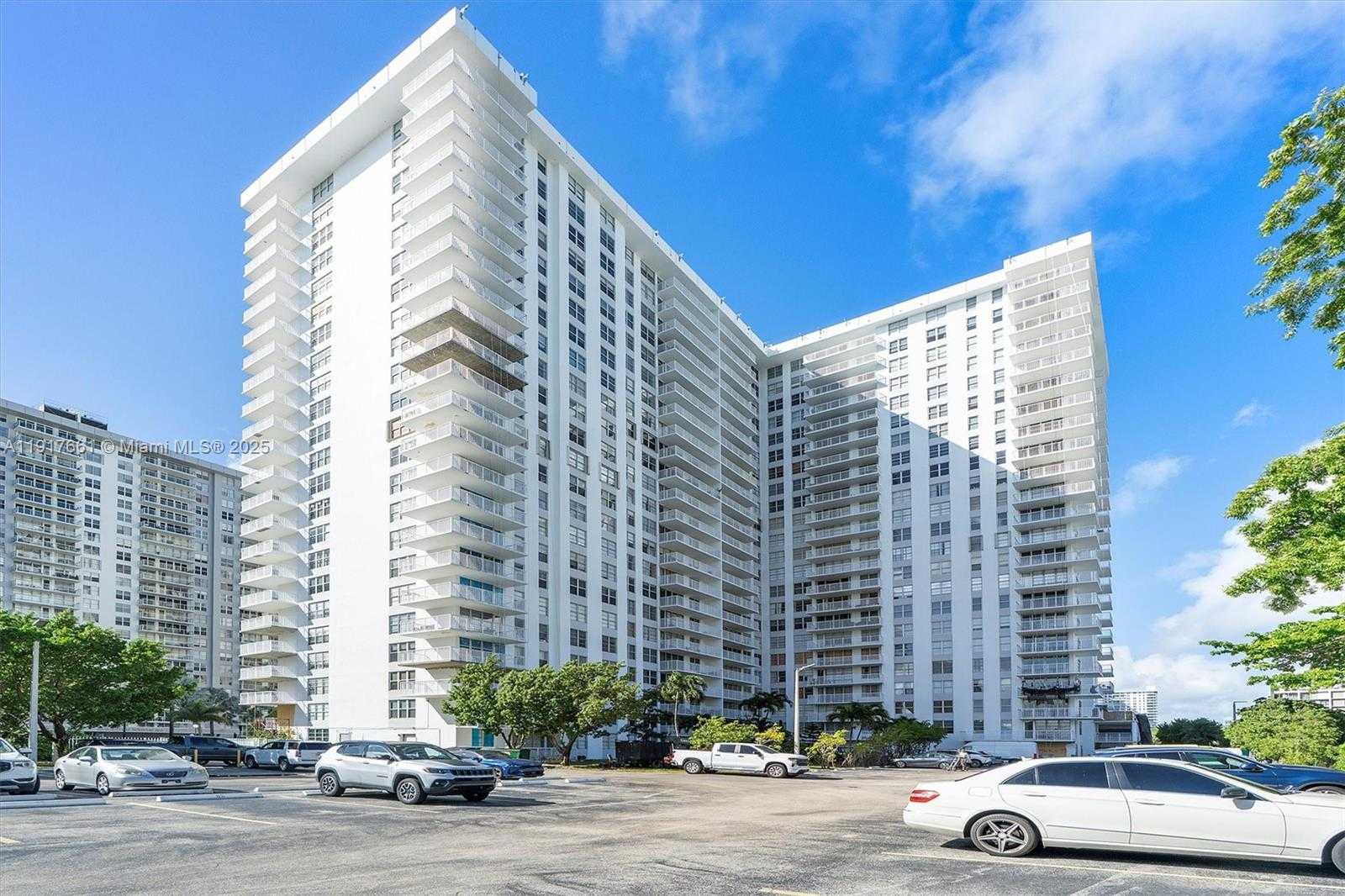 Small Image of 231 174TH ST #617, Sunny Isles Beach Number 2