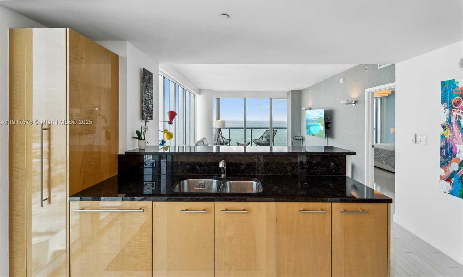 Small Image of 6799 COLLINS AVE #1602, Miami Beach Number 14