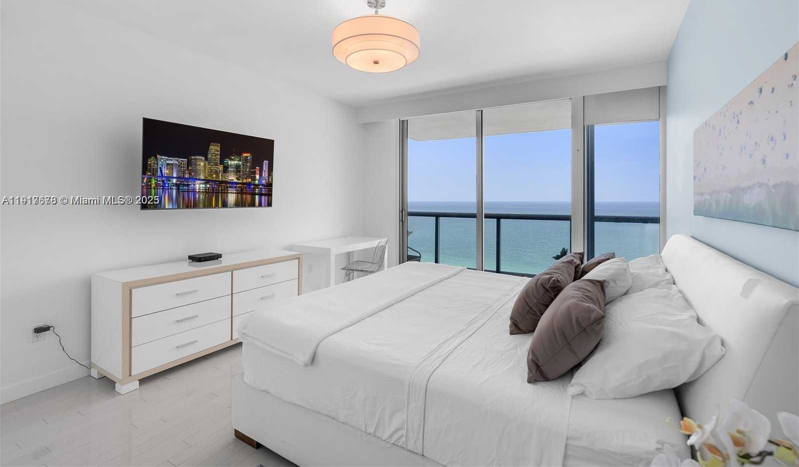 Small Image of 6799 COLLINS AVE #1602, Miami Beach Number 15