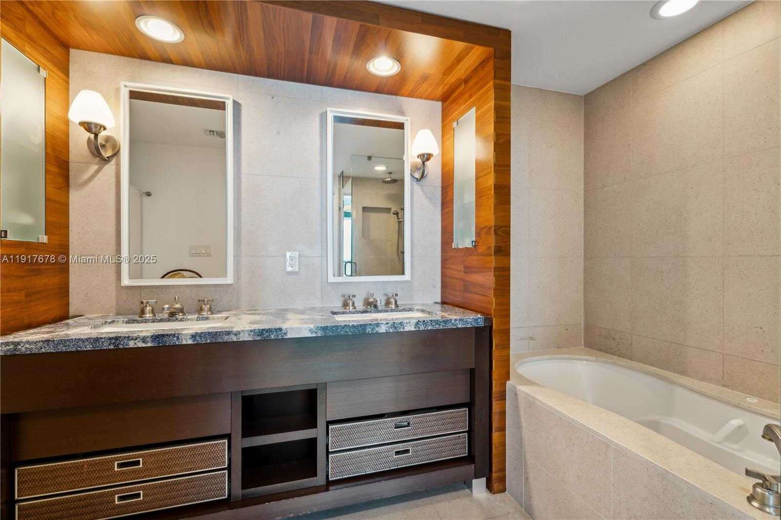 Small Image of 6799 COLLINS AVE #1602, Miami Beach Number 18