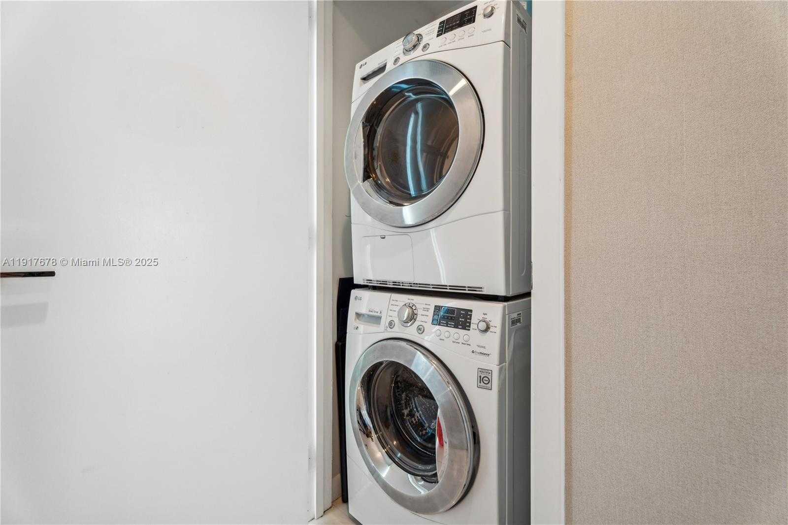 Small Image of 6799 COLLINS AVE #1602, Miami Beach Number 27