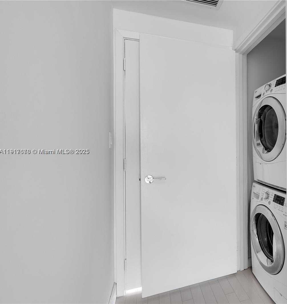 Small Image of 6799 COLLINS AVE #1602, Miami Beach Number 28