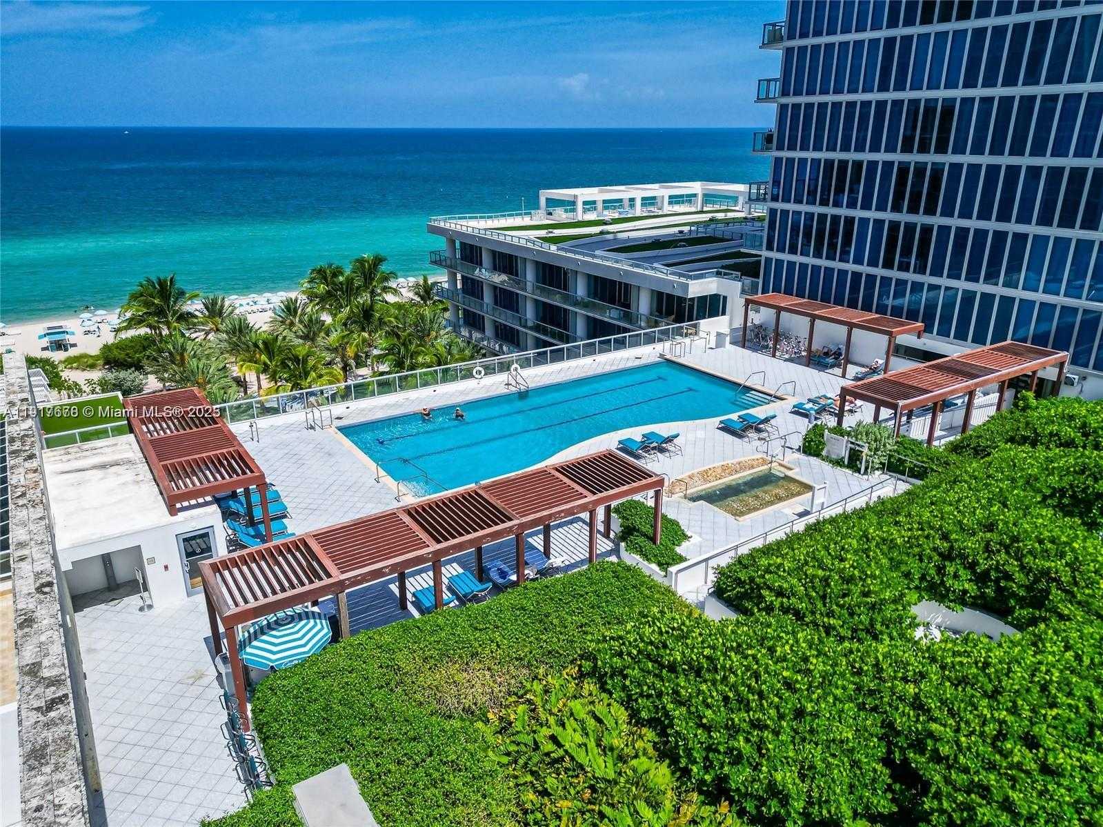 Small Image of 6799 COLLINS AVE #1602, Miami Beach Number 31