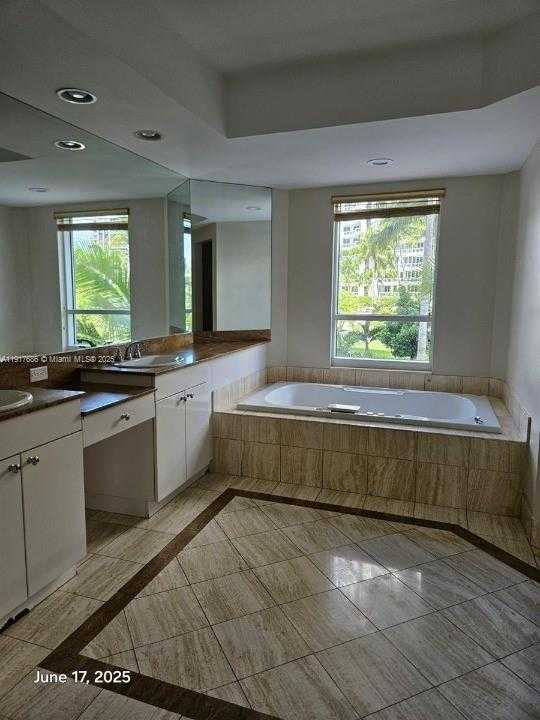 Small Image of 21050 POINT PL #501, Aventura Number 18