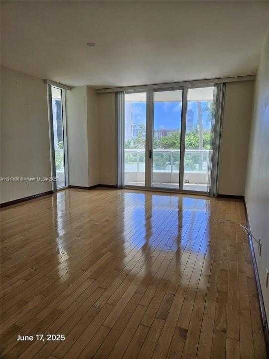 Small Image of 21050 POINT PL #501, Aventura Number 19