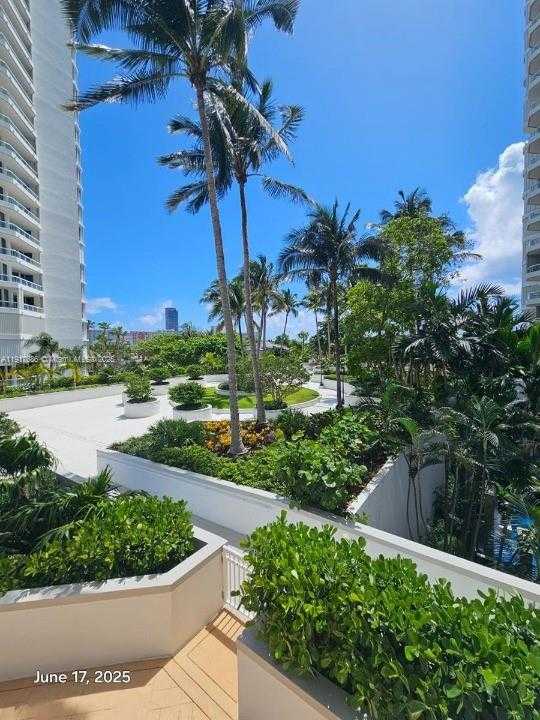 Small Image of 21050 POINT PL #501, Aventura Number 23