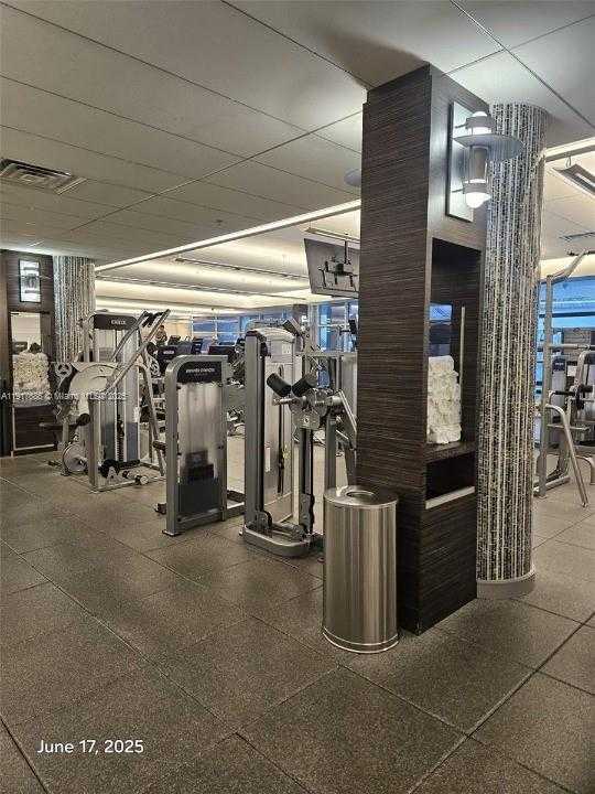 Small Image of 21050 POINT PL #501, Aventura Number 28