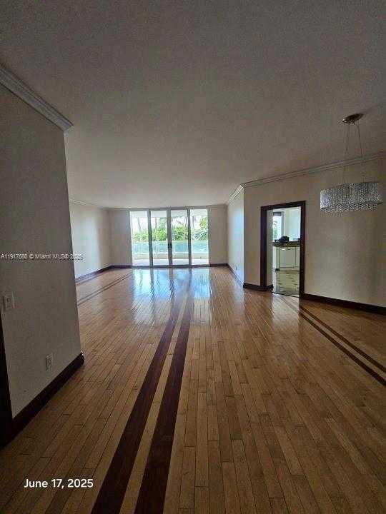 Small Image of 21050 POINT PL #501, Aventura Number 6