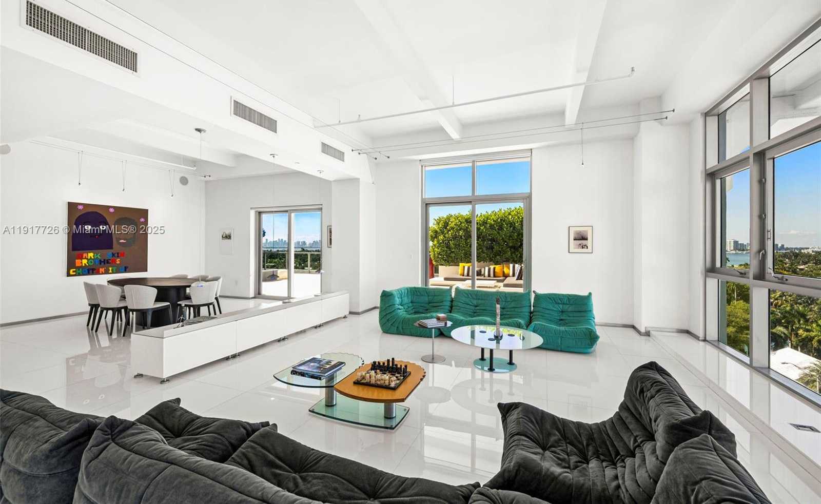 Small Image of 201 AQUA AVE #801, Miami Beach Number 12