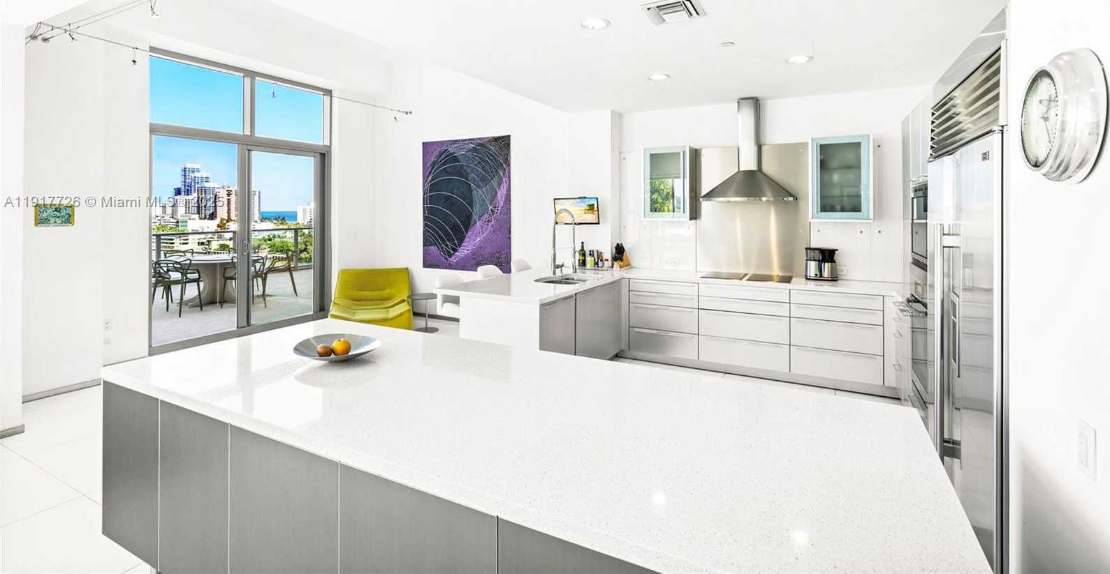 Small Image of 201 AQUA AVE #801, Miami Beach Number 14