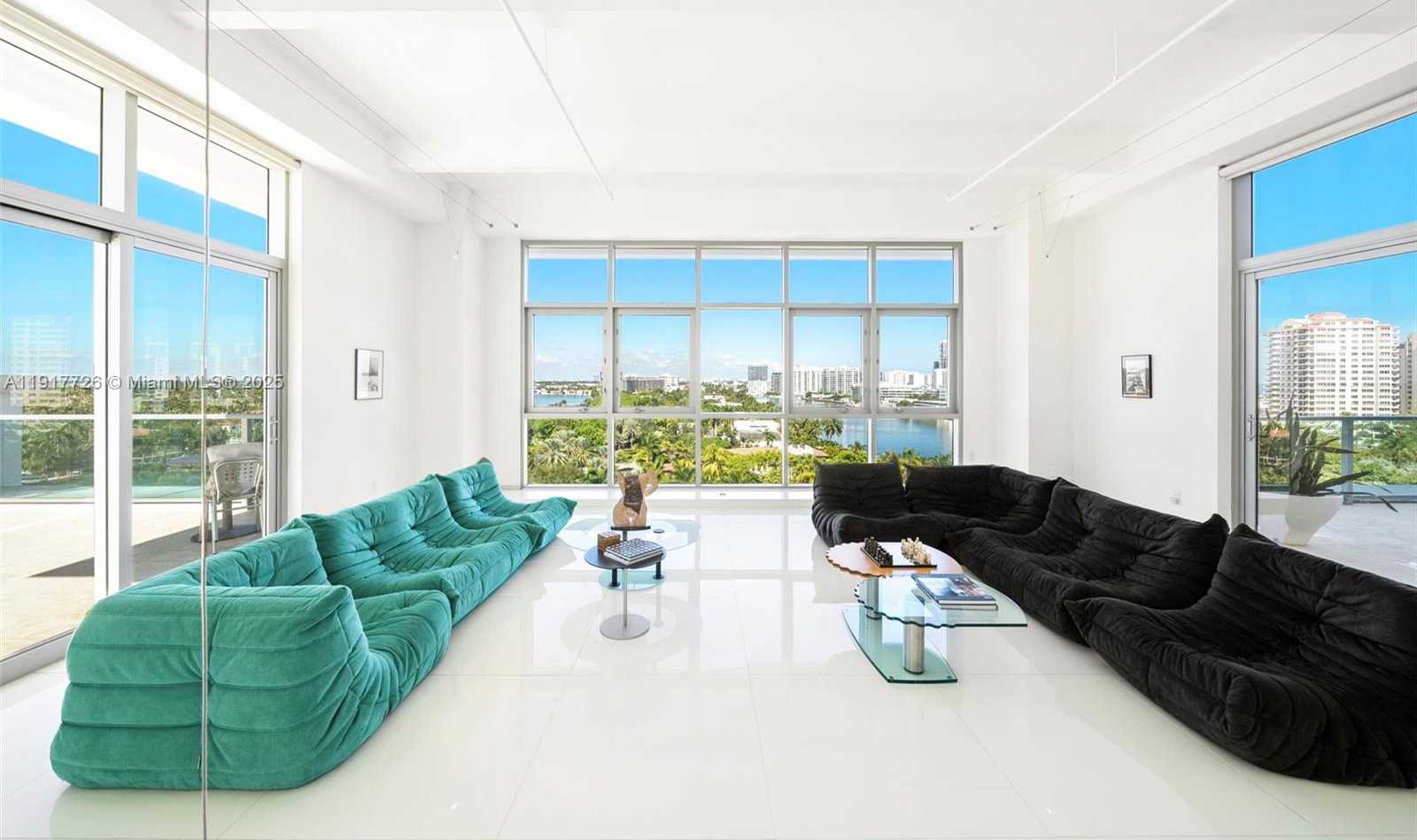 Small Image of 201 AQUA AVE #801, Miami Beach Number 2
