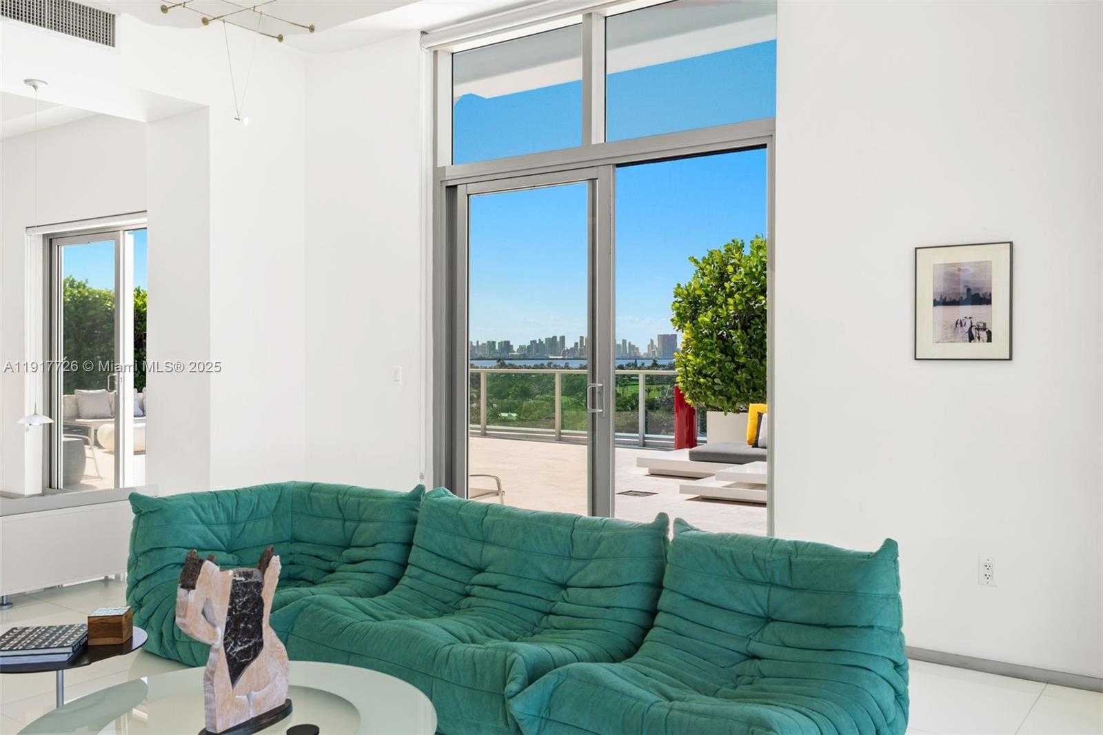Small Image of 201 AQUA AVE #801, Miami Beach Number 3