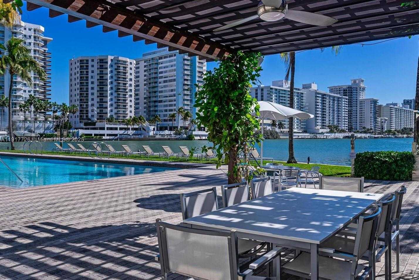 Small Image of 201 AQUA AVE #801, Miami Beach Number 30