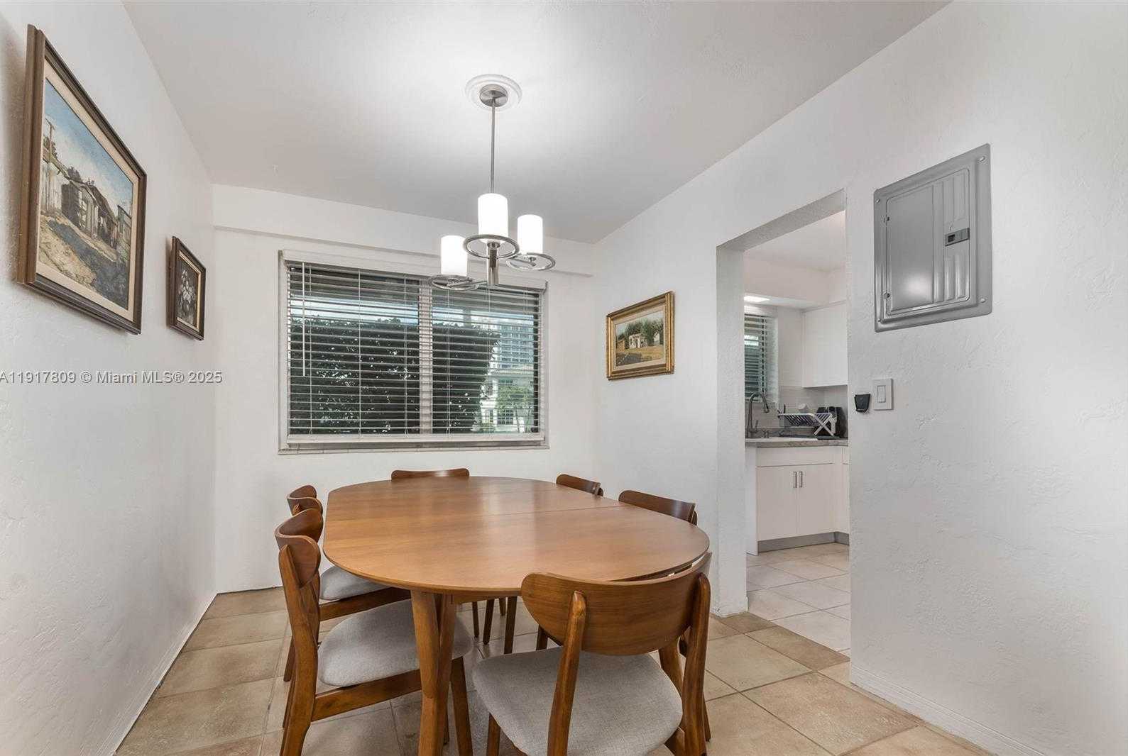 Small Image of 20 PARK DR #2, Bal Harbour Number 16