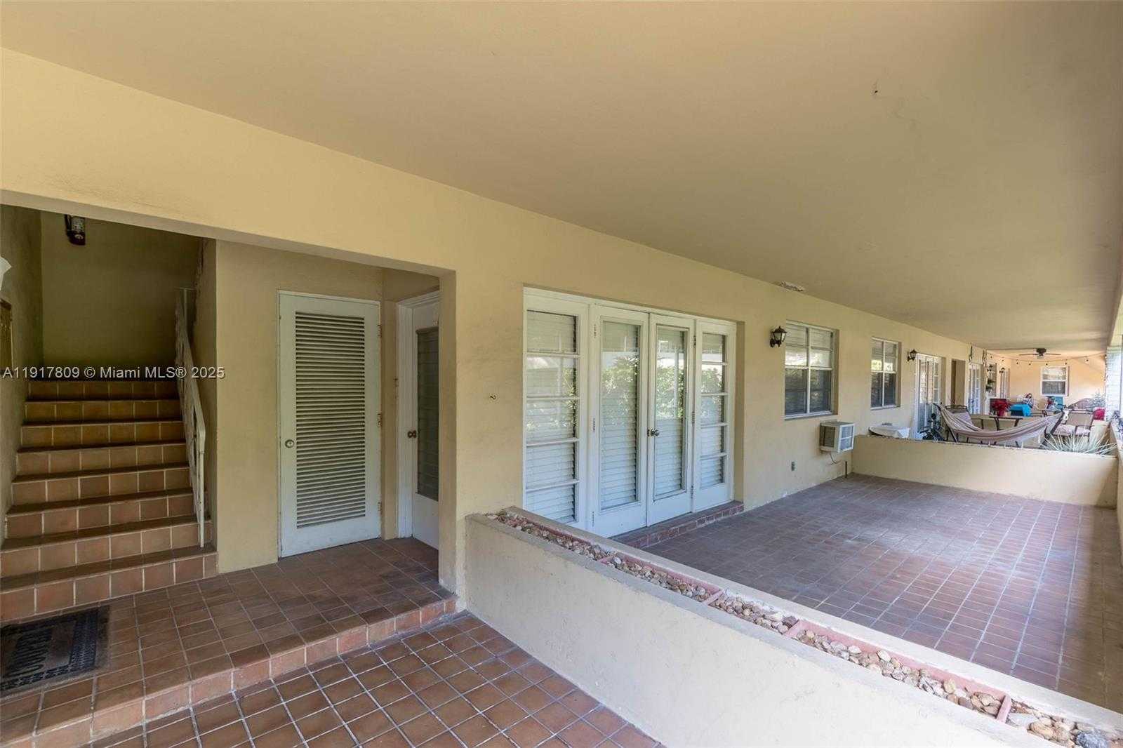 Small Image of 20 PARK DR #2, Bal Harbour Number 7