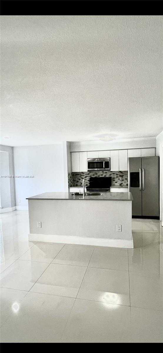Small Image of 977 RIVERSIDE DR #211, Coral Springs Number 2