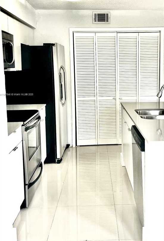 Small Image of 977 RIVERSIDE DR #211, Coral Springs Number 3