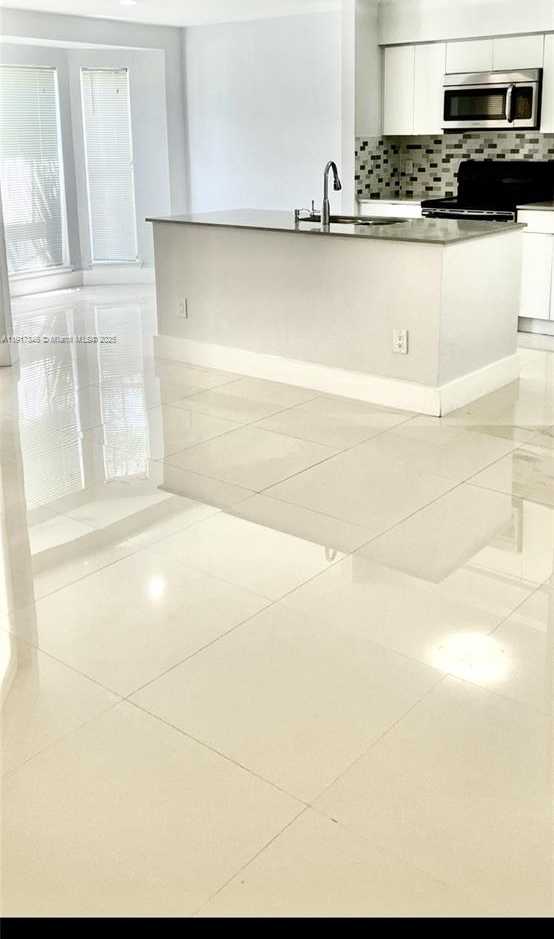 Small Image of 977 RIVERSIDE DR #211, Coral Springs Number 4