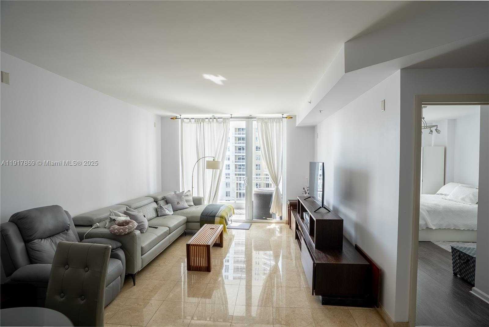 Small Image of 801 BRICKELL KEY BLVD #1407, Miami Number 3
