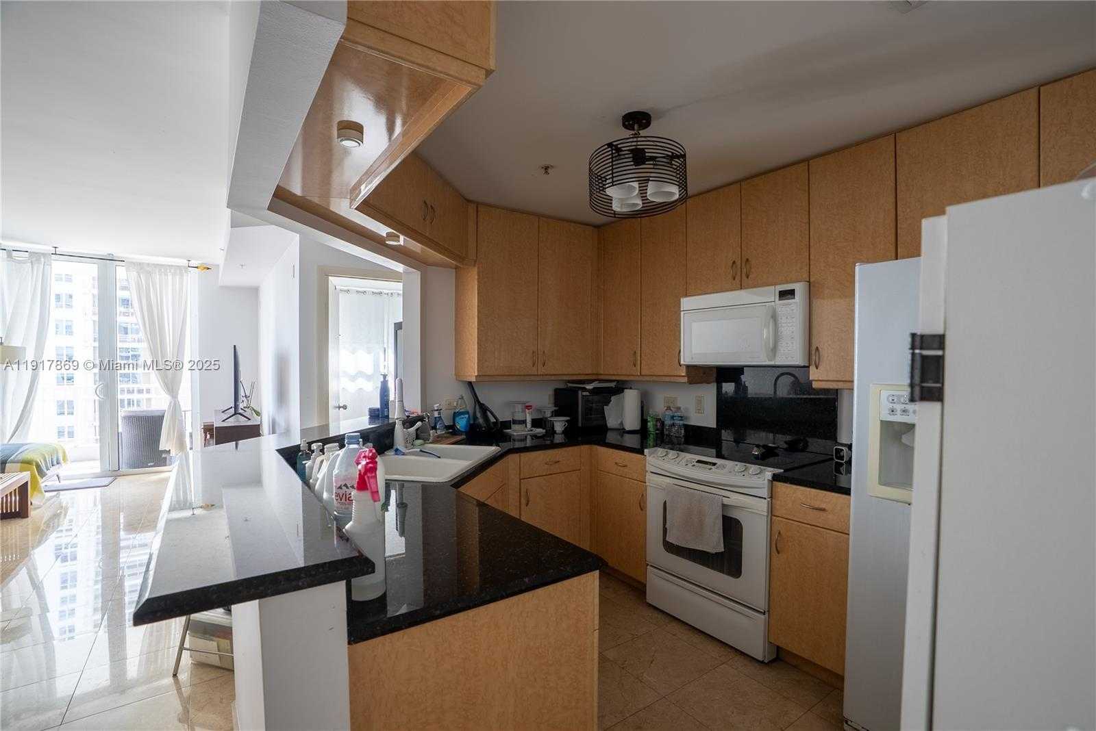 Small Image of 801 BRICKELL KEY BLVD #1407, Miami Number 7