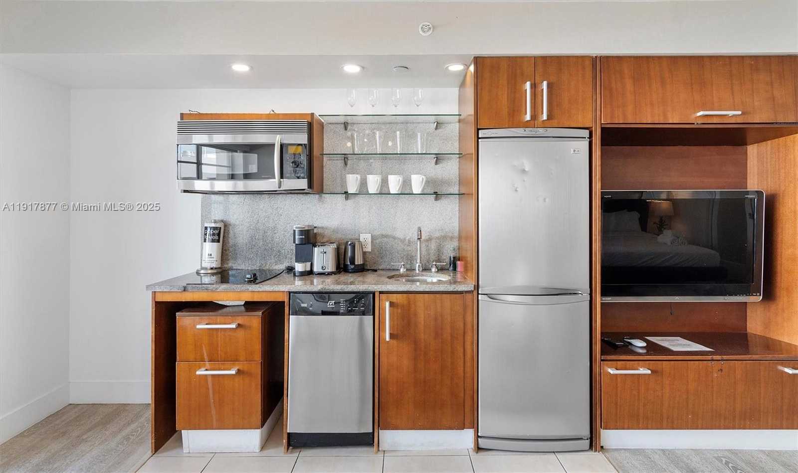 Small Image of 1024 OCEAN DR #A502, Miami Beach Number 19