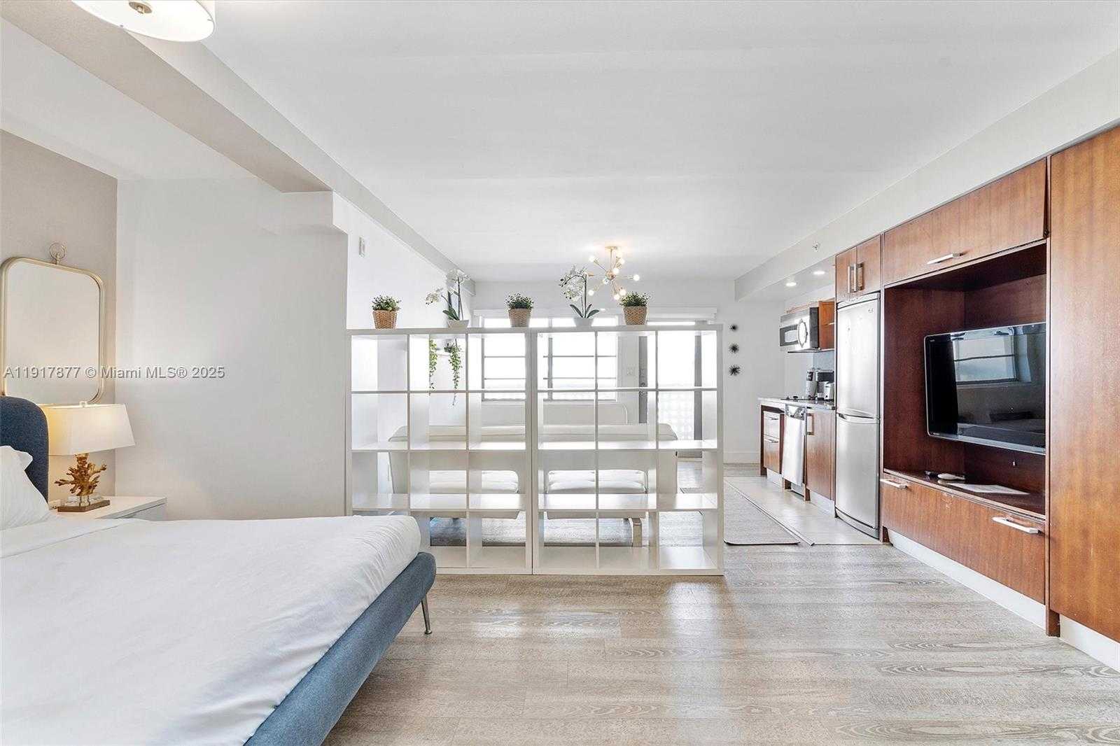 Small Image of 1024 OCEAN DR #A502, Miami Beach Number 20