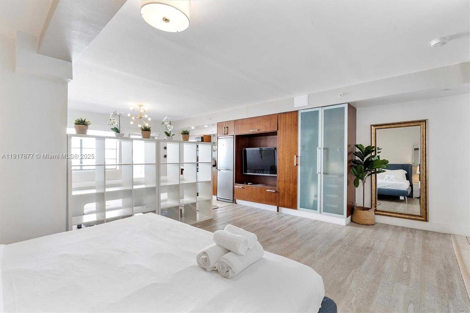 Small Image of 1024 OCEAN DR #A502, Miami Beach Number 24