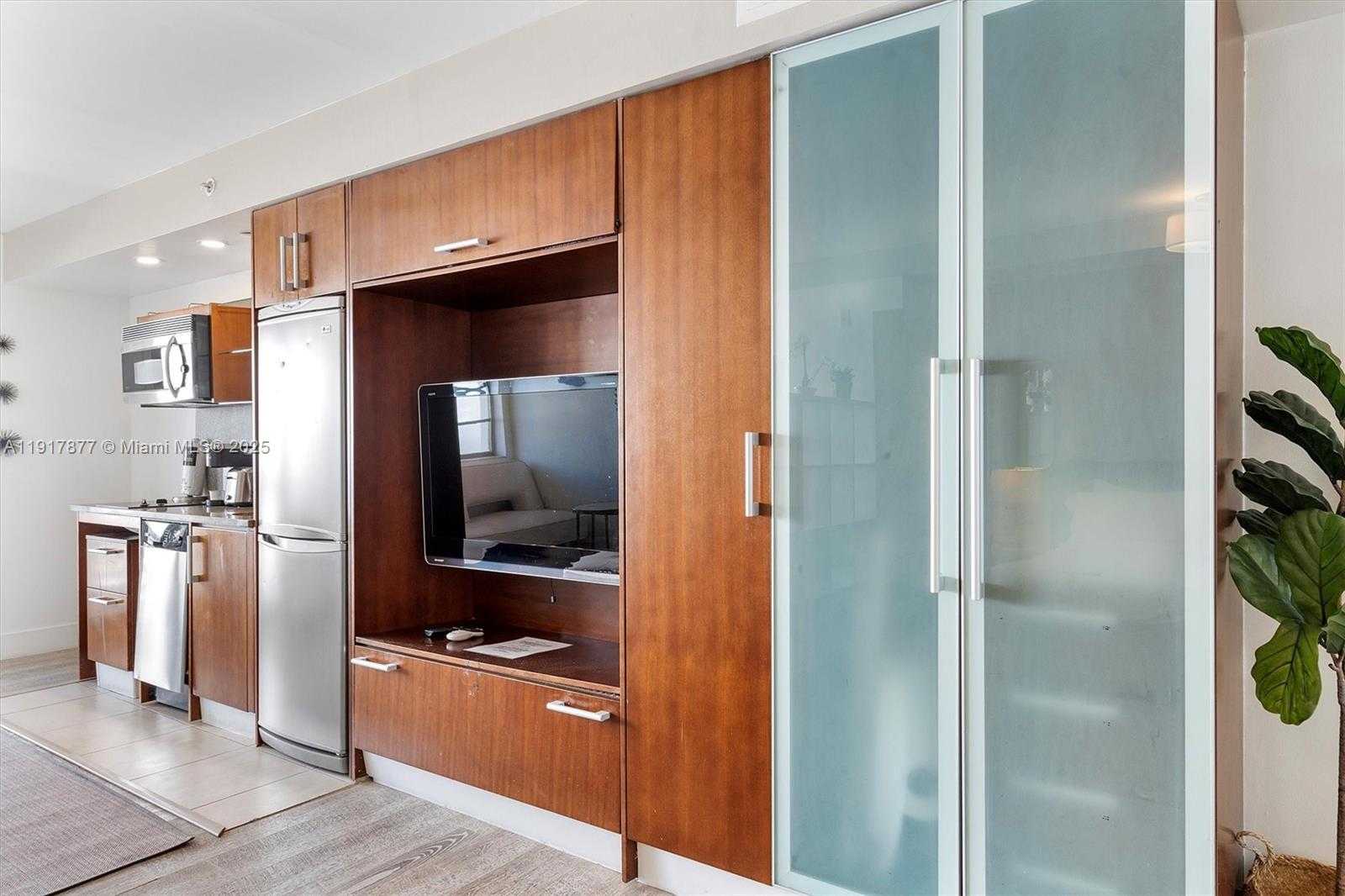 Small Image of 1024 OCEAN DR #A502, Miami Beach Number 26