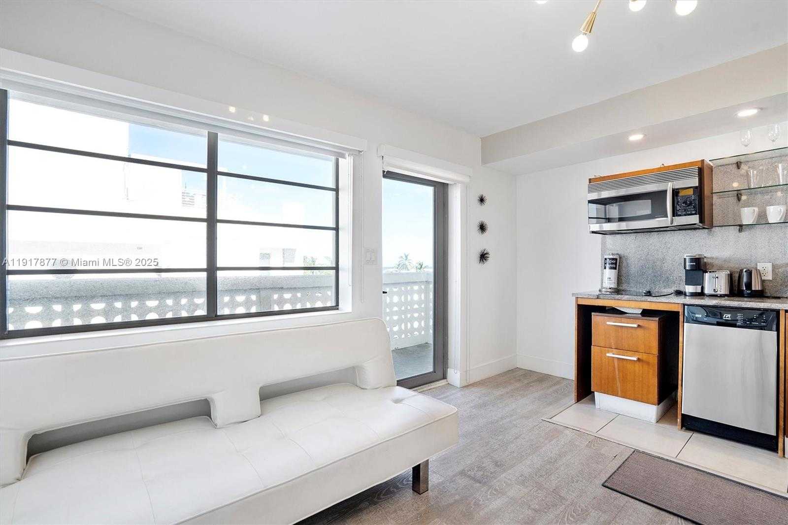 Small Image of 1024 OCEAN DR #A502, Miami Beach Number 8