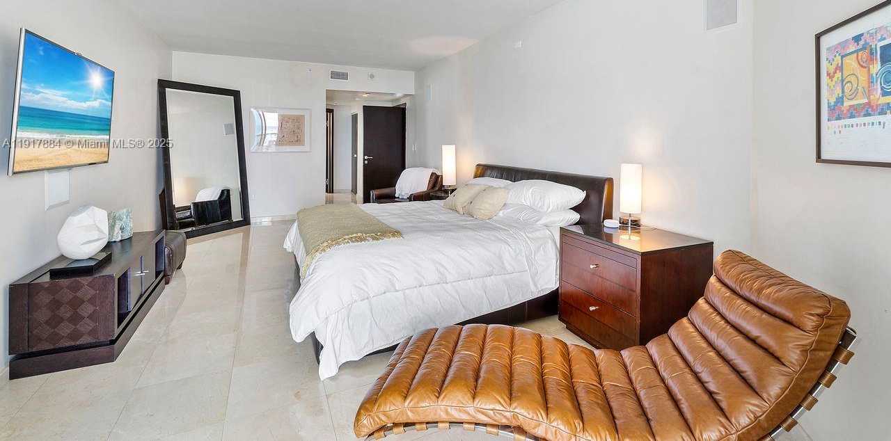 Small Image of 5025 COLLINS AVE #1907, Miami Beach Number 15